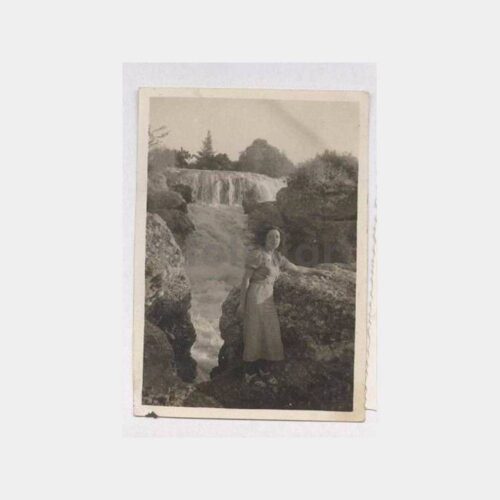 Tarsus Şelalesi Kadın Görünüşü Fotoğraf