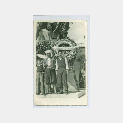1950 Beşiktaş Barbaros Anıtı'nda Görünüş Fotoğraf