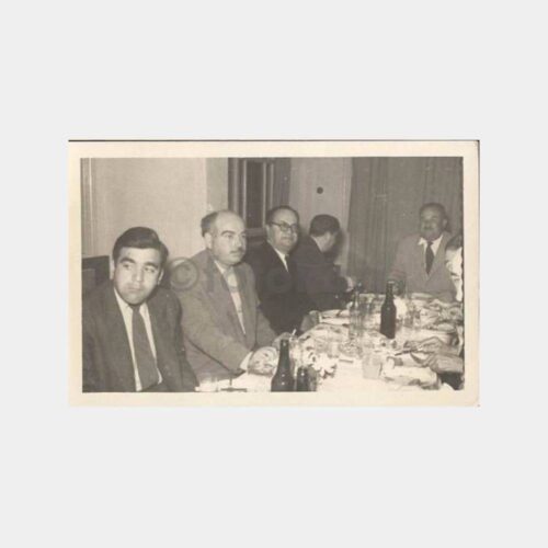 Bira ve Yemek Masası Konulu Fotoğraf