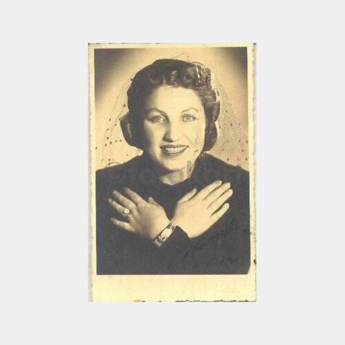 1941 Foto Süreyya - Şükran Sunan Tüllü Kadın Fotoğraf