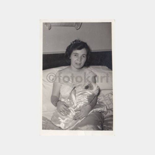 1950 Bebek Anne Lohusa Yatağı 2 Adet Fotoğraf