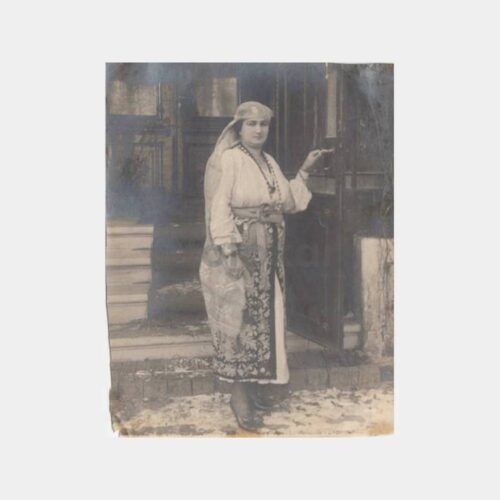 1920 Osmanlı Kadın Tarihi Köşk Kapısında Fotoğraf