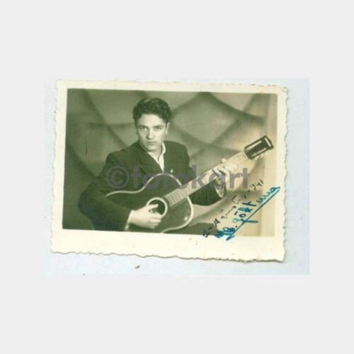 1941 Bandırma Gitarlı Genç Fotoğraf