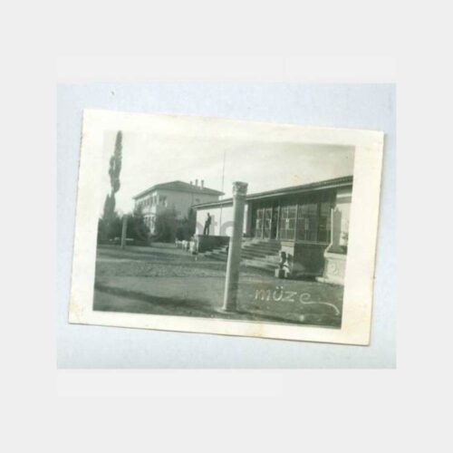 1957 Bergama Müze Binası Görünüş Fotoğraf