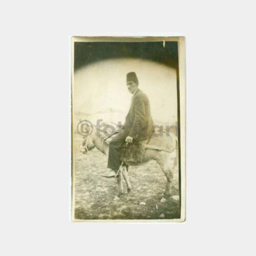1920 Fesli Bay - Eşek Üzerinde Fotoğraf