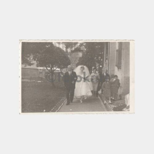 Beyoğlu Evlendirme Önü Gelin Damat Fotoğraf