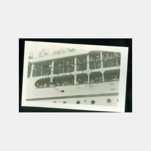1955 Karaköy Rıhtım Vapur Güvertesi Yolcular Fotoğraf