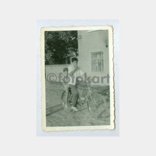 1940 Bisikletli Çocuklar Görünüş Fotoğraf