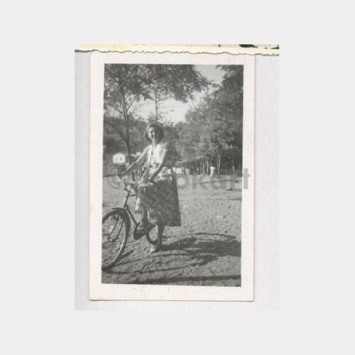 Bisikletli Kadın Görünüş Fotoğraf