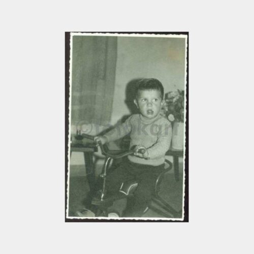 1969 Oyuncak Bisikletli Çocuk Görünüş Fotoğraf