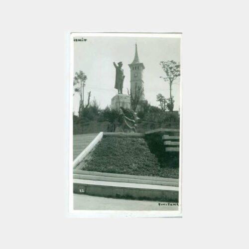 1940 İzmit -Foto Fahri- Ata Heykeli ve Saat Kulesi Fotoğraf