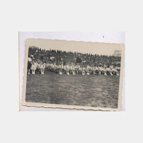 1937 Fenerbahçe Sahasında Kız Öğrenciler Fotoğraf
