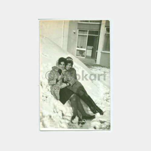 1975 Karlı Bir Kış Günü Kadınlar Görünüş Fotoğraf