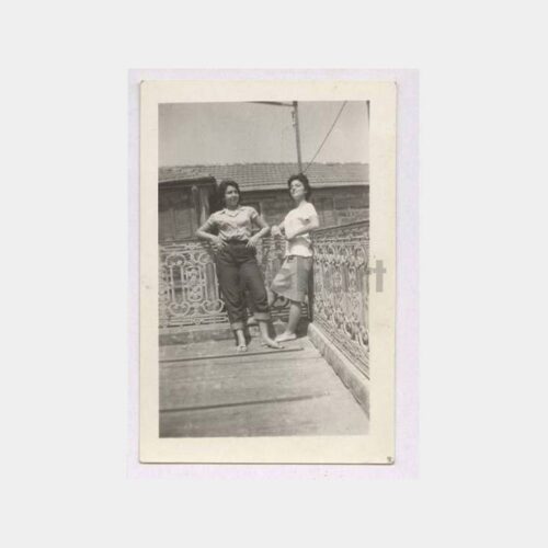 Tarihi Ev Balkonundan Hanımlar Görünüş Fotoğraf