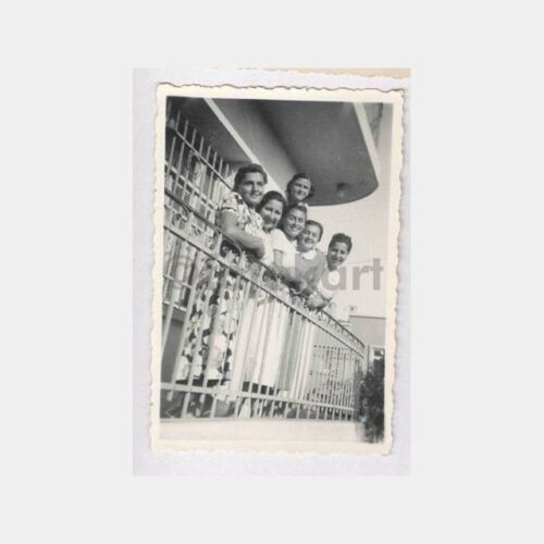 Tarihi Ev ve Balkonda Hanımlar Fotoğraf
