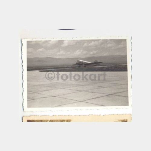 Eski Bir Uçak Fotoğrafı