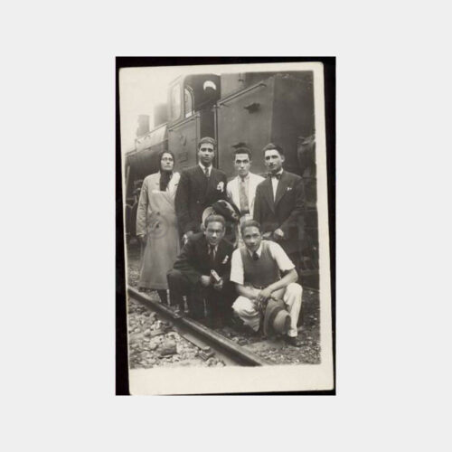Tren Lokomotif Önünde Aile Fotoğraf