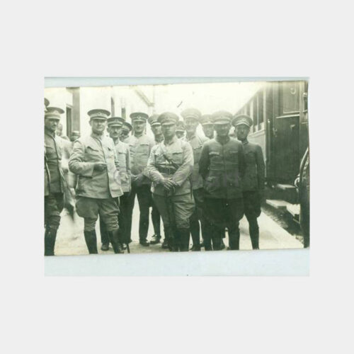 1935 Tren Garında Subay Askerler Fotoğraf