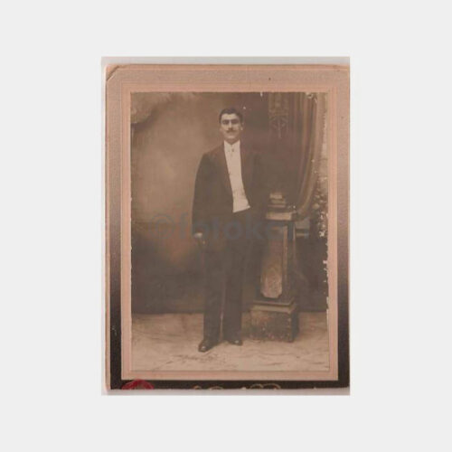 Damat Giysili Eski Kabinet Fotoğraf