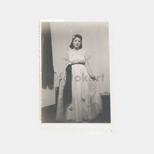 Güzel Giysili Kadın Fotoğrafı