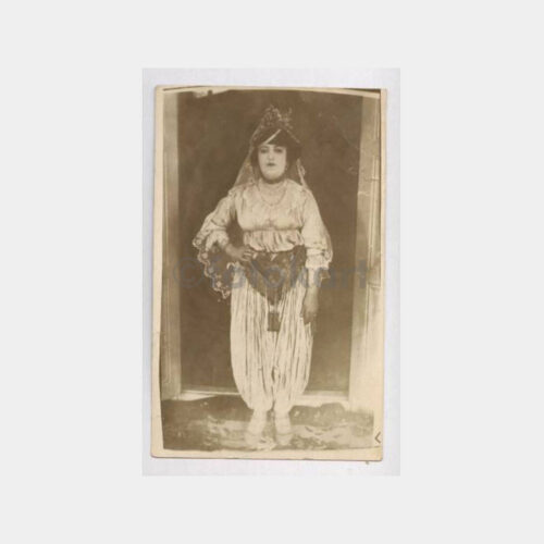 1930 Folklor Giysili Kadın Fotoğraf