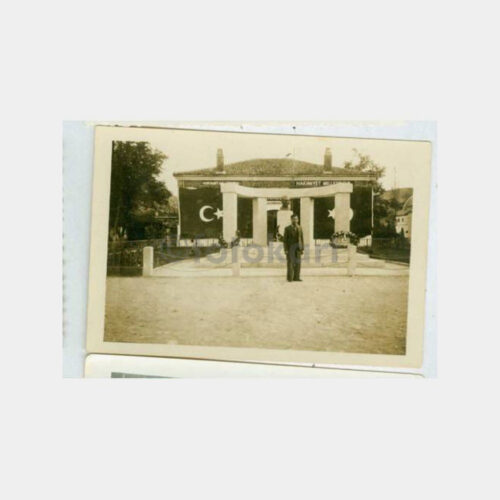 1938 Atatürk Heykeli Konulu Fotoğraf