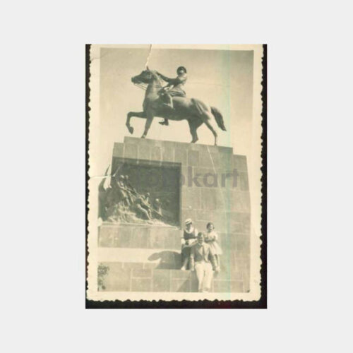 1940 İzmir Cumhuriyet Anıtı Önü Fotoğraf