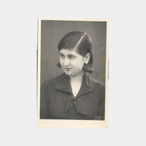 1932 Liseli Kız Öğrenci Albümünden Fotoğraf