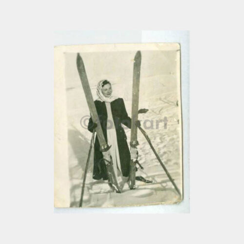 1940 Bursa Uludağ - Kayakçı Kadın Görünüş Fotoğraf