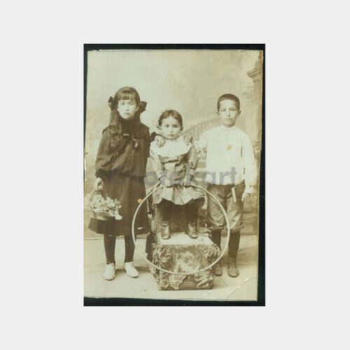 1910 Çocuklar Giyim ve Oyun Konulu Fotoğraf