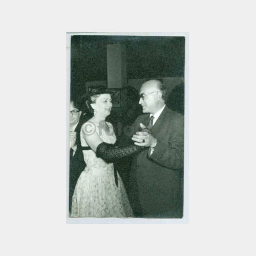 1945 Şapkalı Kadın - Dans Konulu Fotoğraf