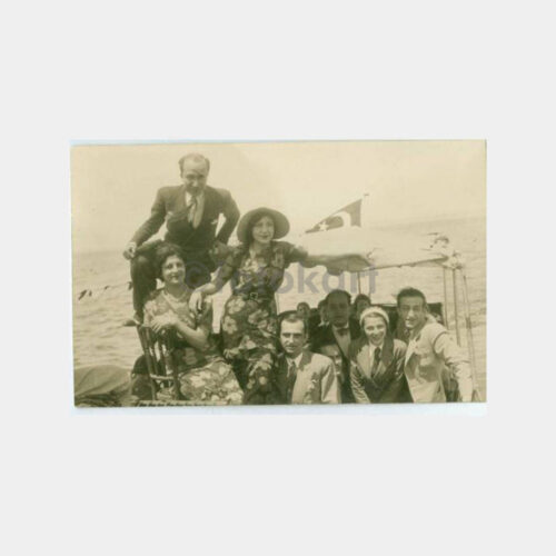 1933 Ada Gezisi Motorda Aile Görünüş Fotoğraf