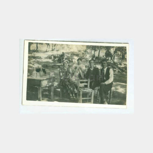 1931 Çay Bahçesinde Aile Görünüş Fotoğraf