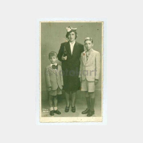 1944 Bursa Foto Yıldız Şapkalı Kadın Çocuklar Fotoğraf