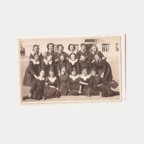 1941 Bursa Kız Lisesi Öğrencileri Fotoğraf