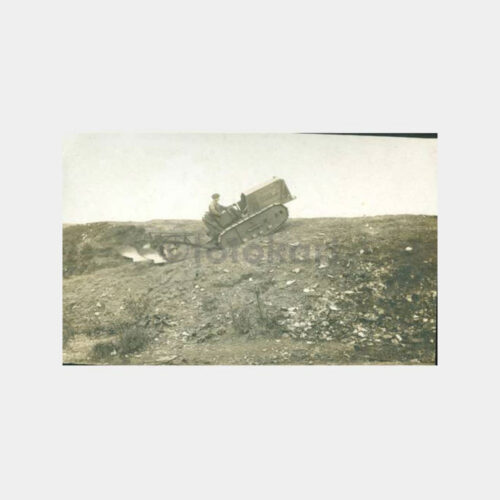 1930 Zirai Makine Traktör (?) Konulu Fotoğraf