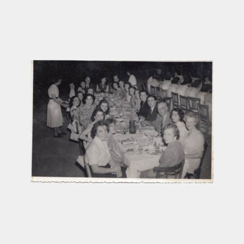 1952 İzmir Amerikan Koleji Mezuniyet Yemeği Konulu Fotoğraf