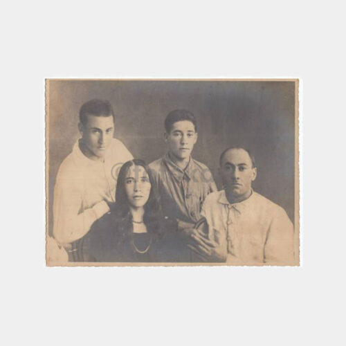 1930 Albümden Çıkma Aile Konulu Fotoğraf
