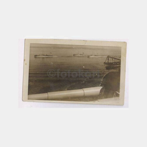 Savaş Gemisi Bordasında Takipte Botlar Fotoğraf