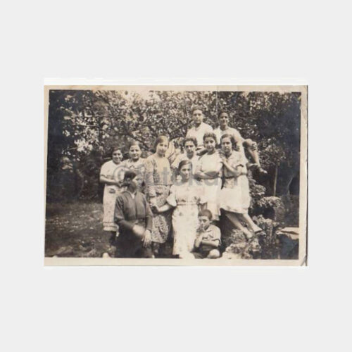 Köşk Ailesi Konulu Albümden Çıkma Fotoğraf