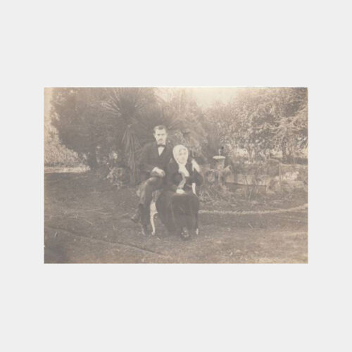 1920 Köşk Ev Bahçesinde Aile Konulu Fotoğraf