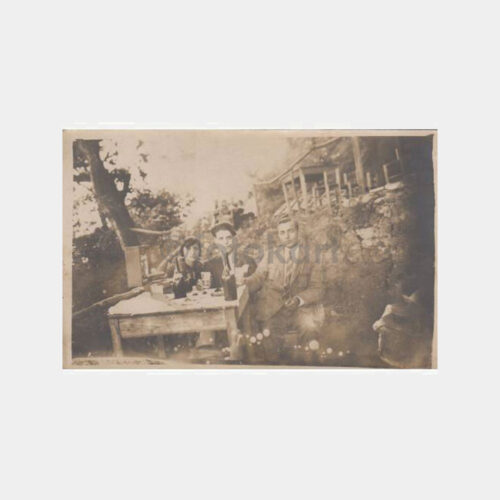 1928 Emirgan Çınaraltı Çay Bahçesi Aile Konulu Fotoğraf