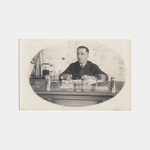 1930 Yavuz Gemisi Kaptanı Masasında Fotoğraf