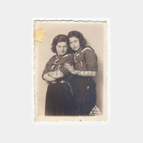 İki İzci Genç Kız 2 Adet Fotoğraf