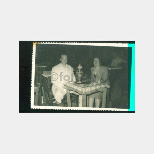 1960 İzmir Fuarı -Çay Semaver ile- Aile Fotoğraf