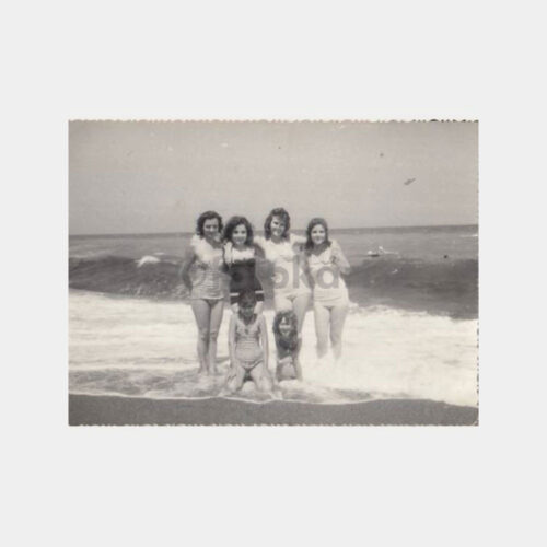 1970 Deniz Sahili Plaj Kadınlar Konulu Fotoğraf