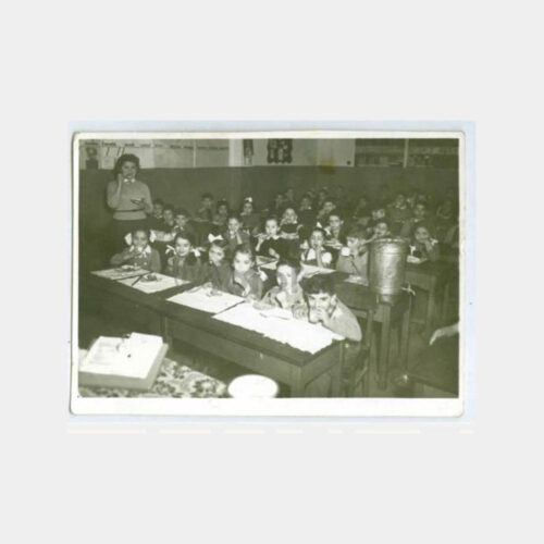 1958 İlkokul Sınıfta Beslenme Konulu Fotoğraf