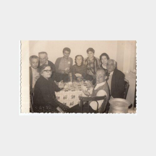 Ev Yaşamı Aile İskambil Oyunları Konulu Fotoğraf