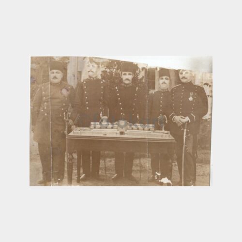 Osmanlı Paşa Konulu -Kale Maketi Önünde- Fotoğraf