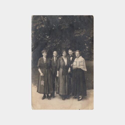 1919 Yabancı Aile Grup Görünüş Fotoğraf